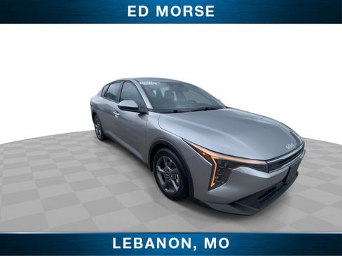 Used 2025 Kia K4 FWD image 2