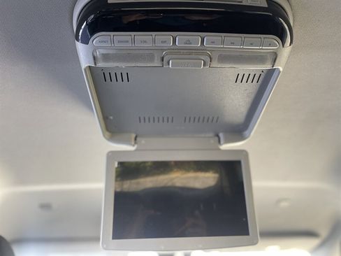 Used 2017 Chrysler Pacifica Touring image 22