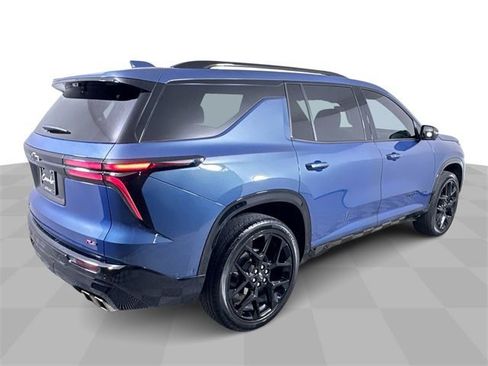 Used 2024 Chevrolet Traverse RS image 8