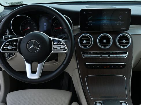 Used 2020 Mercedes-Benz GLC 300 image 26