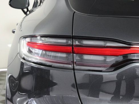 Certified 2026 Porsche Macan image 12