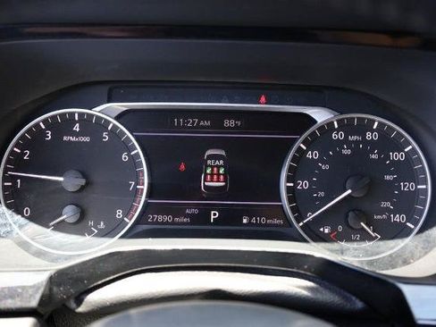 Used 2025 Nissan Pathfinder SV AWD/4WD image 12