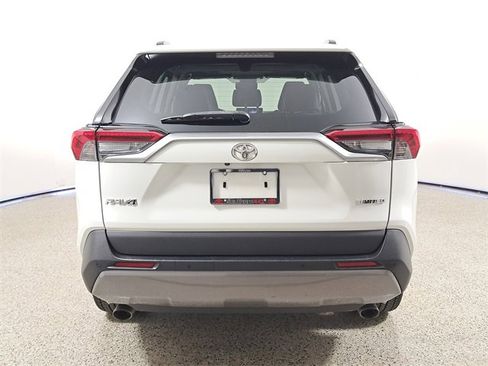 Used 2019 Toyota RAV4 Limited image 6