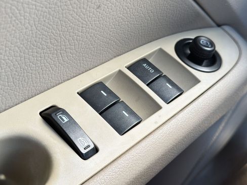 Used 2008 Ford Fusion SE FWD image 14