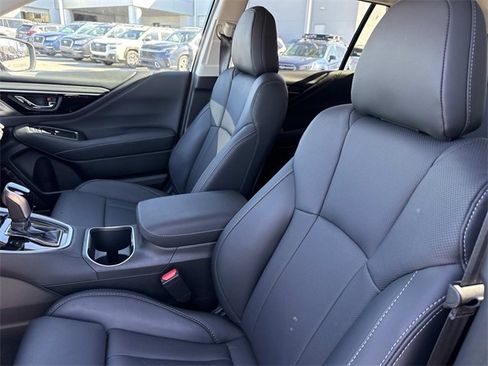 Used 2025 Subaru Outback Limited image 14