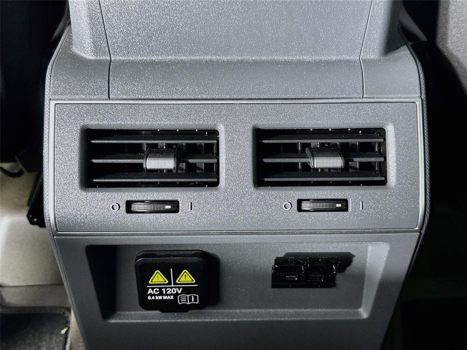 Used 2025 INEOS Grenadier Station Wagon AWD/4WD image 24