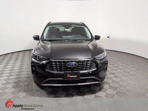 Used 2024 Ford Escape Platinum AWD/4WD image 2