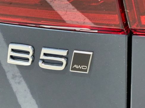 New 2026 Volvo XC60 B5 Plus w/ Protection Package Premier AWD/4WD image 9