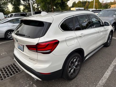 Used 2021 BMW X1 xDrive28i w/ Premium Package AWD/4WD image 3