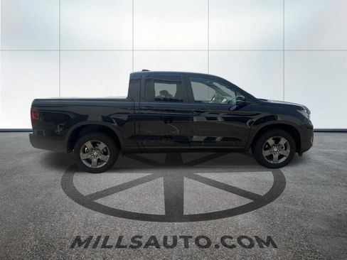Used 2024 Honda Ridgeline TrailSport image 3