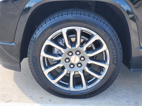 Used 2021 GMC Acadia Denali w/ Denali Technology Package image 10