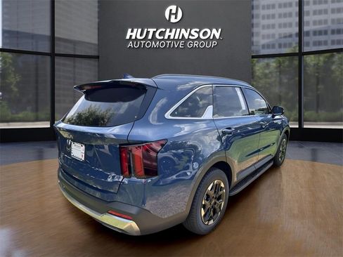 Certified 2025 Kia Sorento S w/ Panoramic Sunroof Package FWD image 7