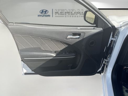 Used 2022 Dodge Charger SXT RWD image 17