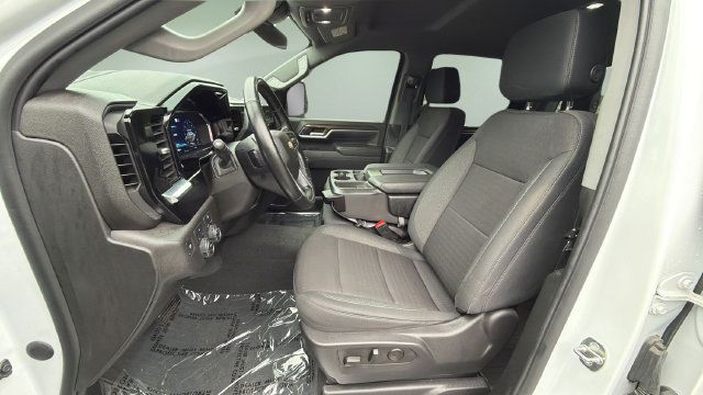 Used 2024 Chevrolet Silverado 2500 LT AWD/4WD image 18