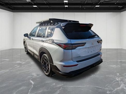 New 2026 Mitsubishi Outlander AWD image 3