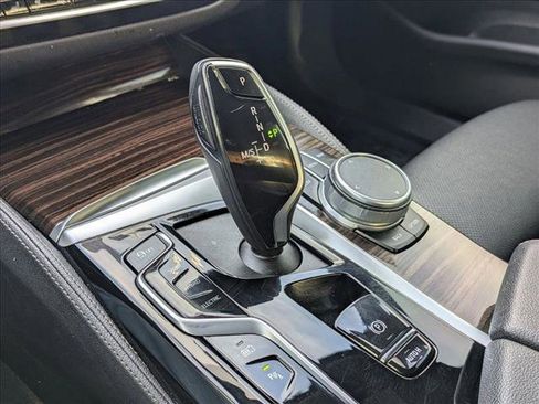 Used 2022 BMW 530e w/ Premium Package image 12