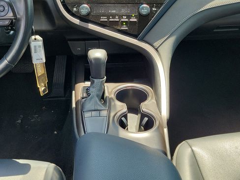 Used 2024 Toyota Camry SE image 19