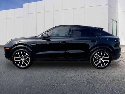 Certified 2024 Porsche Cayenne Coupe AWD/4WD image 2
