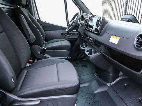 New 2025 Mercedes-Benz Sprinter 2500 image 15