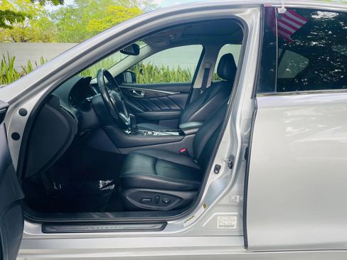 Used 2018 INFINITI Q50 Luxe w/ Essential Package (3.0T Luxe) image 9