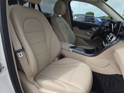 Used 2022 Mercedes-Benz GLC 300 image 17