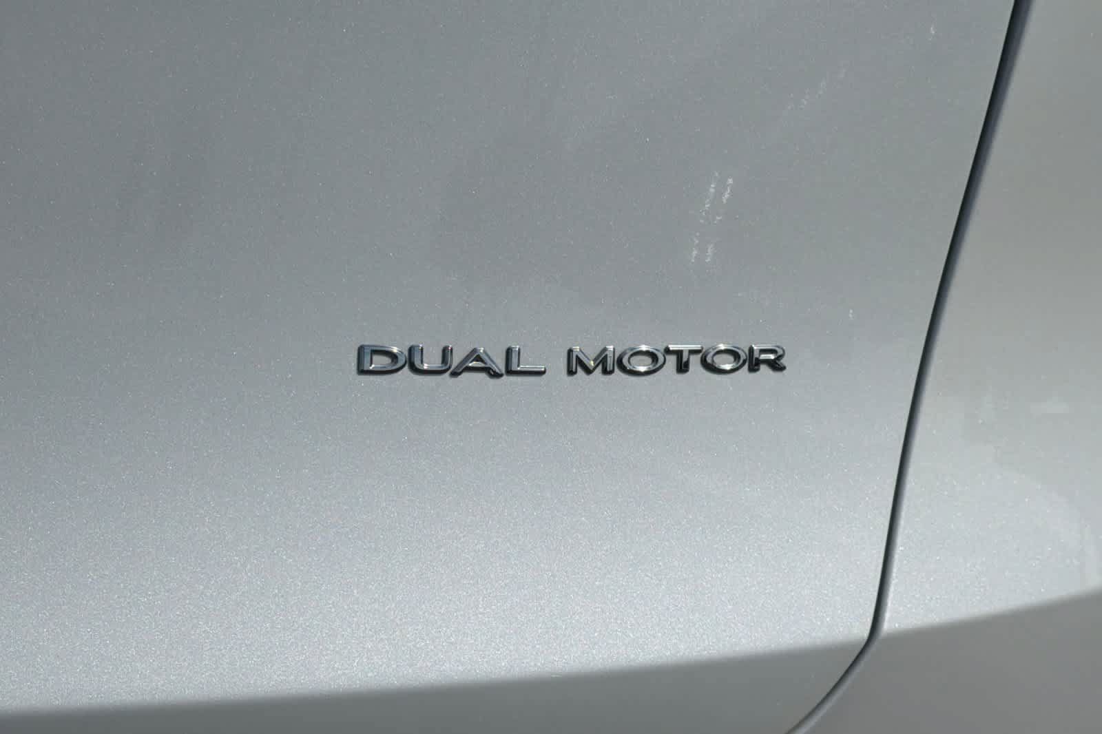 Used 2022 Tesla Model Y Long Range AWD/4WD image 30