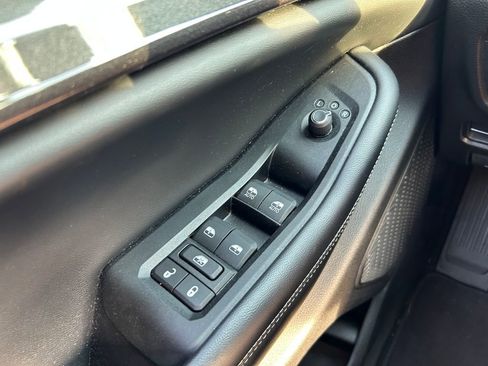 Used 2023 Jeep Grand Cherokee L Laredo image 20