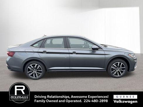 New 2026 Volkswagen Jetta SE FWD image 10