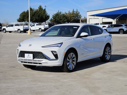 New 2026 Buick Envista Avenir FWD image 2