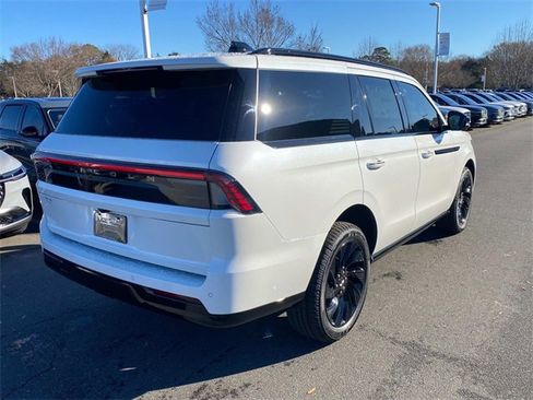 New 2025 Lincoln Navigator Reserve w/ Jet Appearance Package image 30