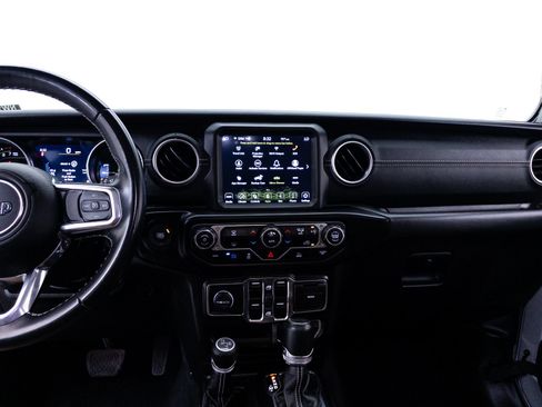 Used 2022 Jeep Wrangler Unlimited Sahara AWD/4WD image 16