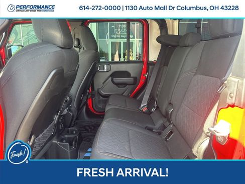 Used 2024 Jeep Gladiator Mojave w/ Technology Group AWD/4WD image 15
