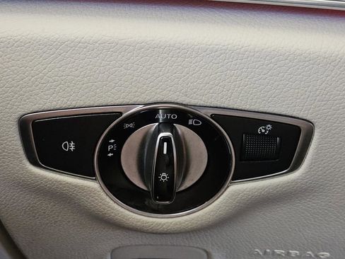 Used 2019 Mercedes-Benz E 300 4MATIC image 19