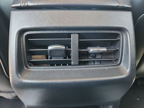 Used 2024 Ford Edge SEL w/ Convenience Package image 10