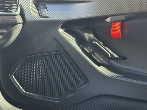 Used 2024 Lamborghini Huracan STO image 21