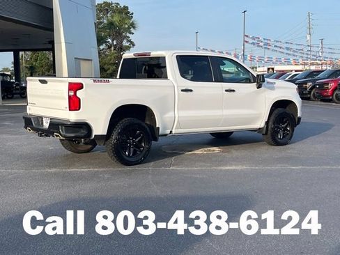 Used 2022 Chevrolet Silverado 1500 LT Trail Boss w/ Convenience Package II AWD/4WD image 3