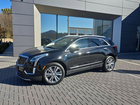 Used 2025 Cadillac XT5 Premium Luxury image 1