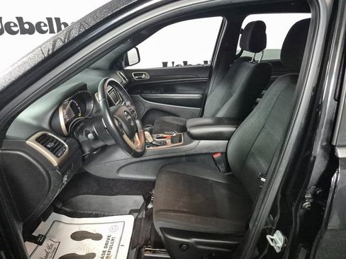 Used 2017 Jeep Grand Cherokee Laredo w/ Quick Order Package 23E image 9