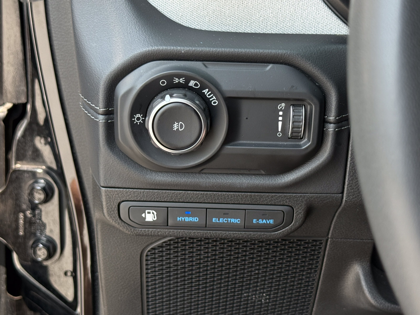 Used 2024 Jeep Wrangler Unlimited Sahara AWD/4WD image 36