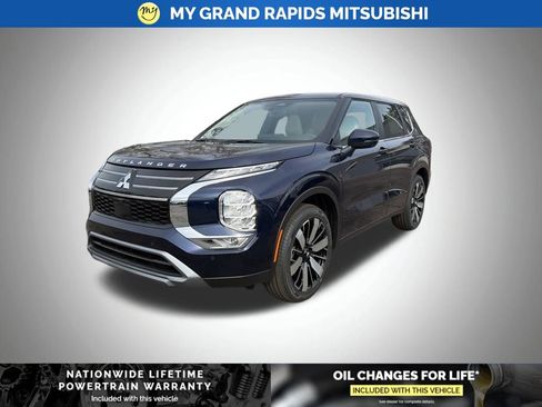 New 2026 Mitsubishi Outlander AWD image 3