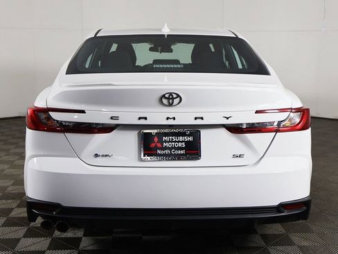 Used 2025 Toyota Camry SE FWD image 10