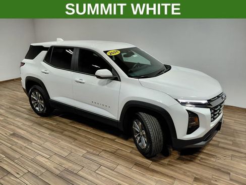 Used 2026 Chevrolet Equinox LT AWD/4WD image 8