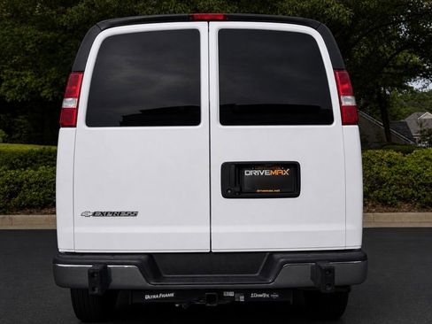 Used 2022 Chevrolet Express 2500 w/ Driver Convenience Package RWD image 5