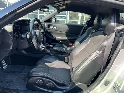 Used 2023 Nissan Z w/ Floor Mat Package (L93) RWD image 11