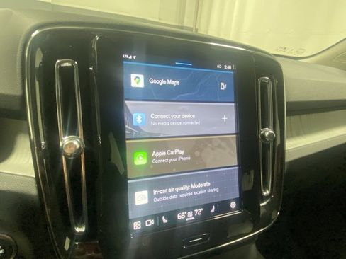 Certified 2025 Volvo XC40 B5 Plus image 18