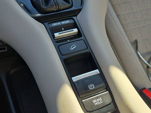 Certified 2023 Honda HR-V LX image 16