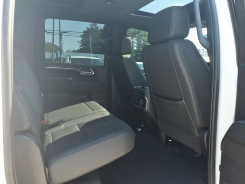 Used 2024 Chevrolet Silverado 2500 High Country w/ Technology Package AWD/4WD image 8