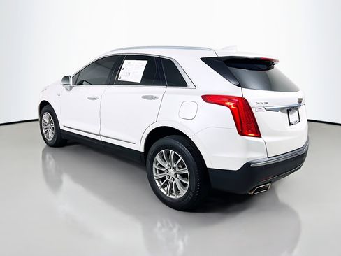 Used 2017 Cadillac XT5 Luxury w/ Driver Awareness Package AWD/4WD image 8