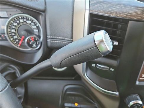 Used 2020 RAM 2500 Laramie AWD/4WD image 11