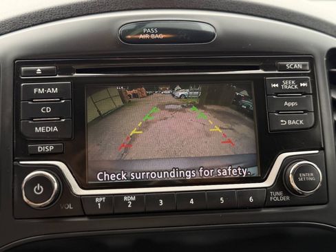 Used 2016 Nissan Juke S FWD image 15